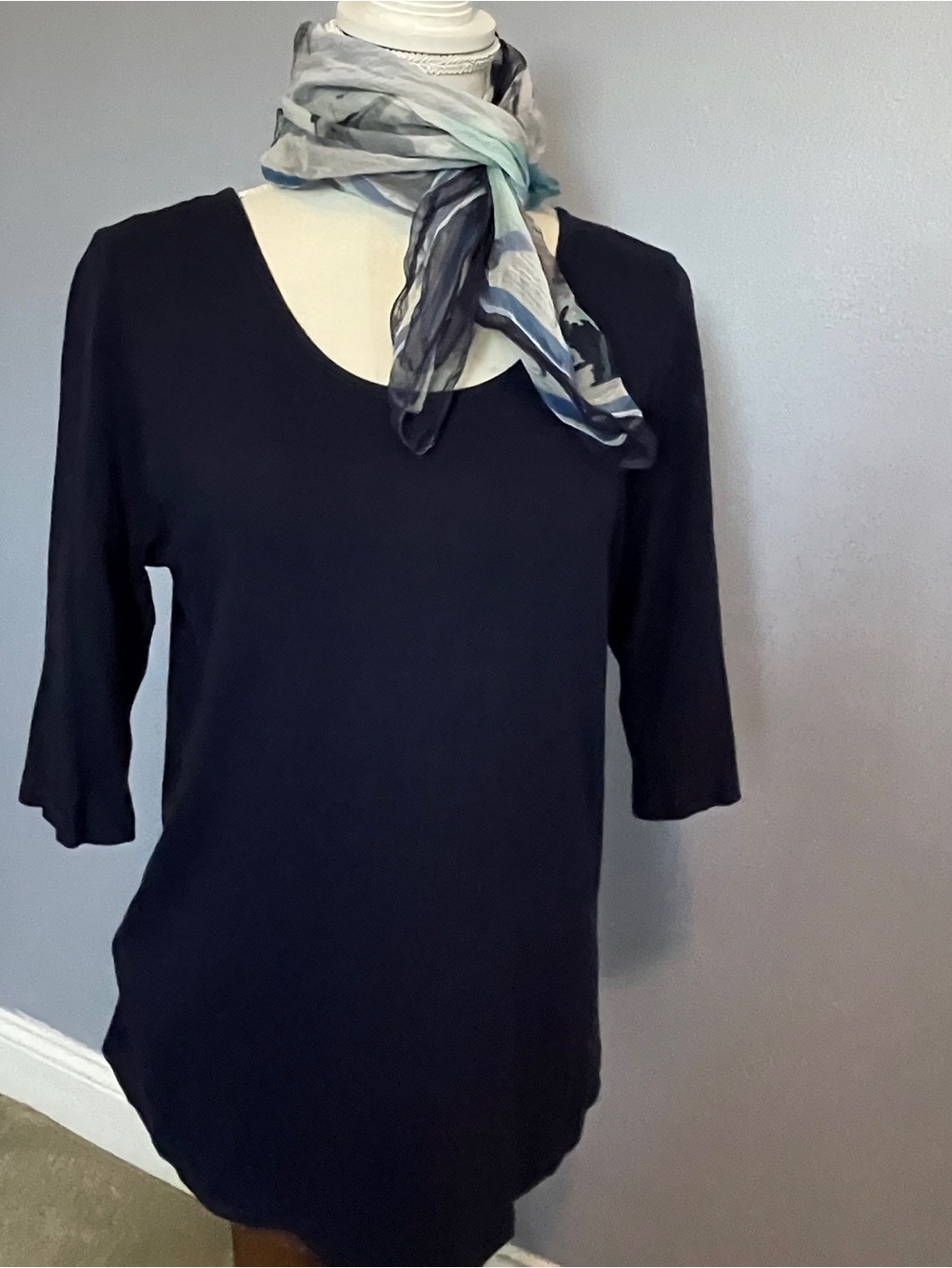 Sustainable Bamboo Classic Scoop Neck Top Navy size L